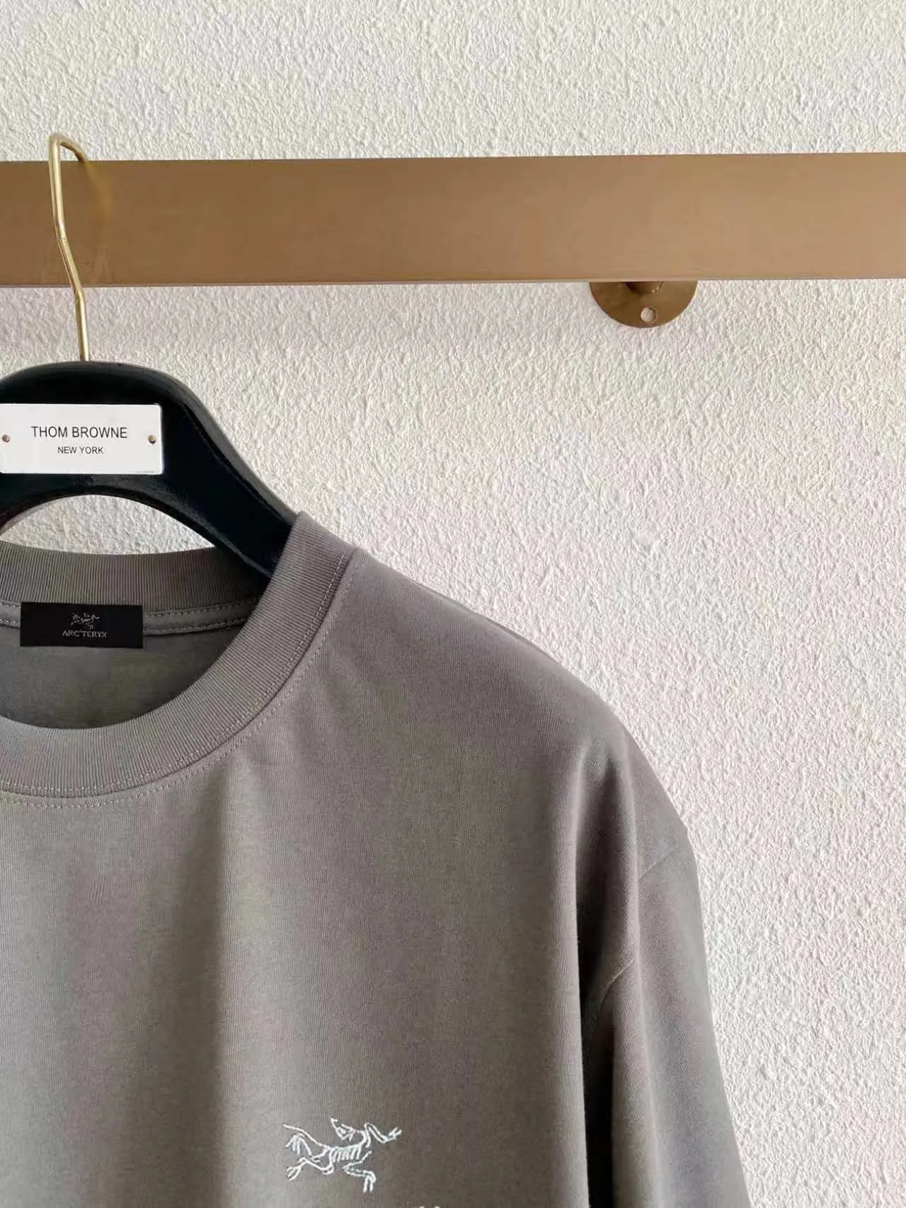 Arc’ter/ Classiclogo + New Arrival ， ， ， ， T Same Style。 :Black White Blue Gray Size:S（90-130 ） M（125-140 ） L（135-160 ） XL（160-180 ） XXL（180 ）